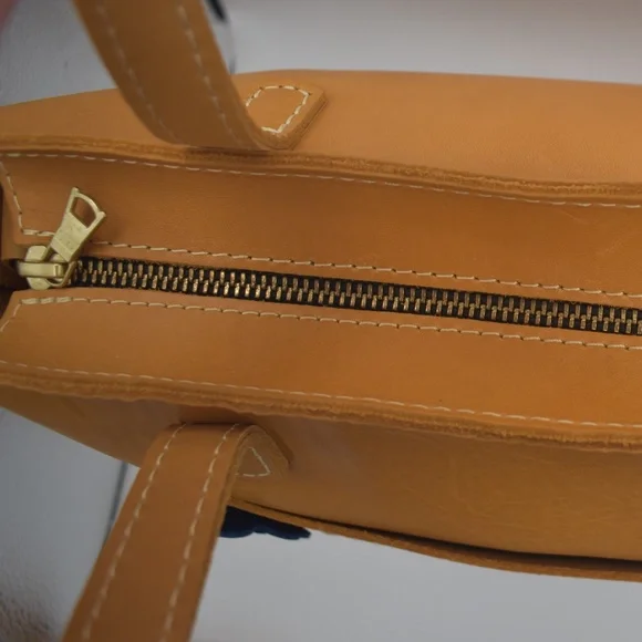 Portland Leather Customized Sunflower Medium Crossbody Tote NWOT - Picture 9 of 13